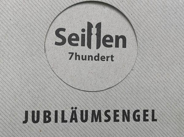 Verpackung für Jubiläums-Engel Auguste, Holzfigur zu 700 Jahre Seiffen